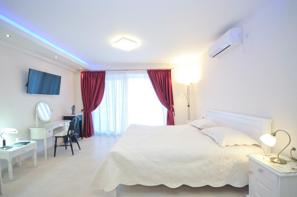 St.George Apartments Petrovac Szoba fotó