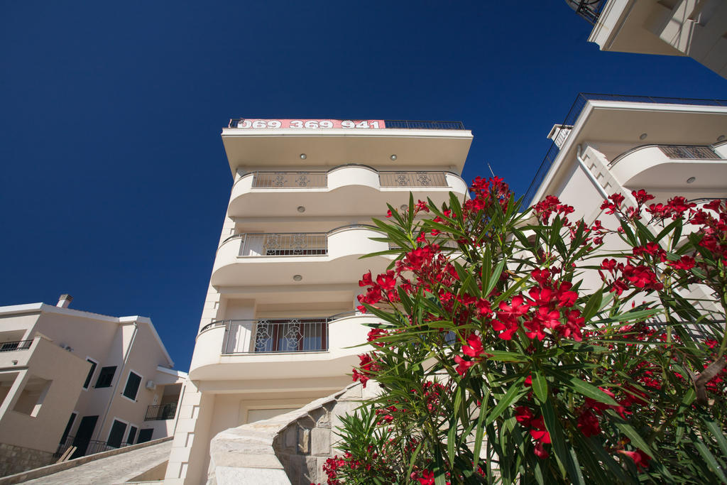 St.George Apartments Petrovac Kültér fotó